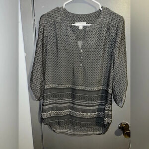 KIM Rogers sz small 3/4 sleeve blouse grey and white. EUC
